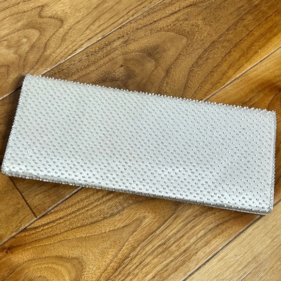 Adorable Clutch with Pearl Design - Picture 4 of 4